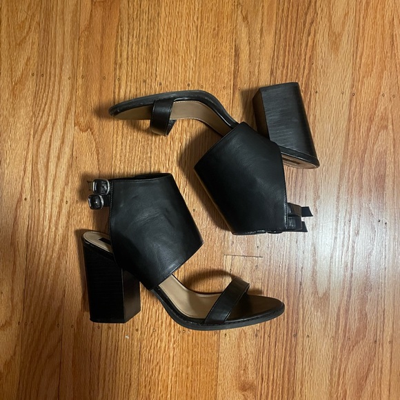 Chunky Sandals - Picture 2 of 5